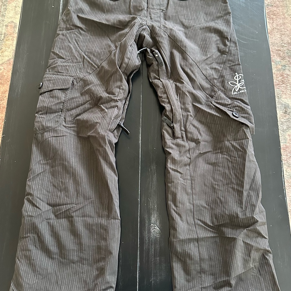 Woman’s billabong snowboard pants
